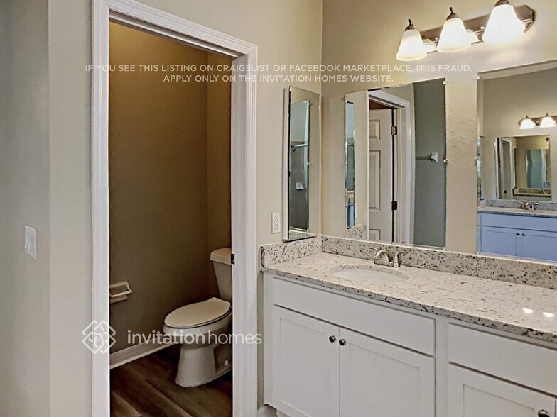 Building Photo - 13407 Paloma Dr