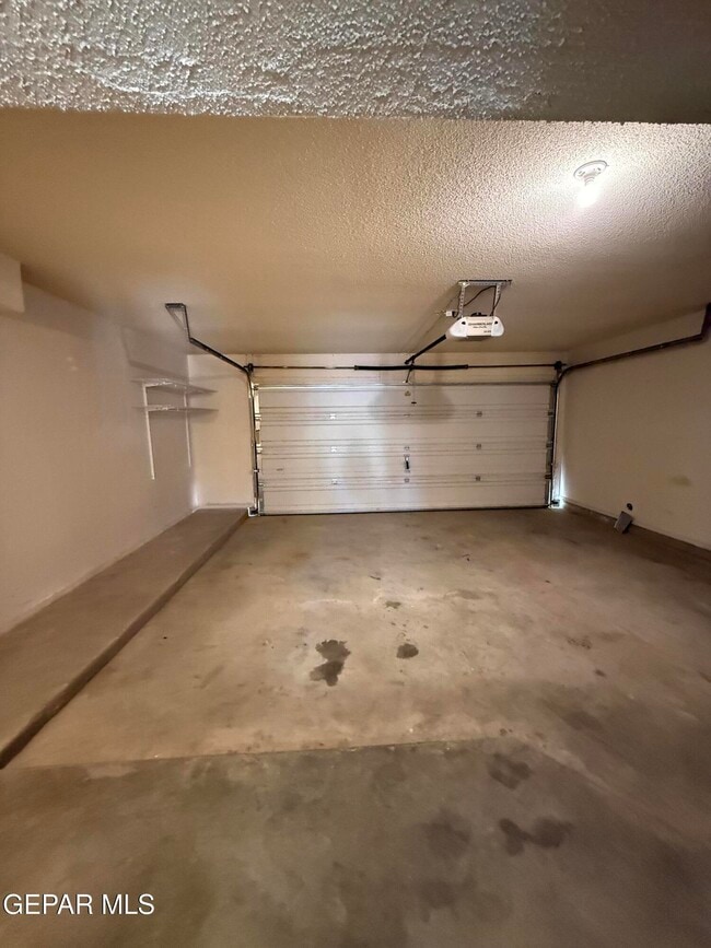 Building Photo - 14157 Tierra Delfin Dr