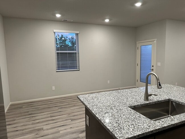 Building Photo - Newly-Built 3 Bed, 2 Bath Home in McMinnville