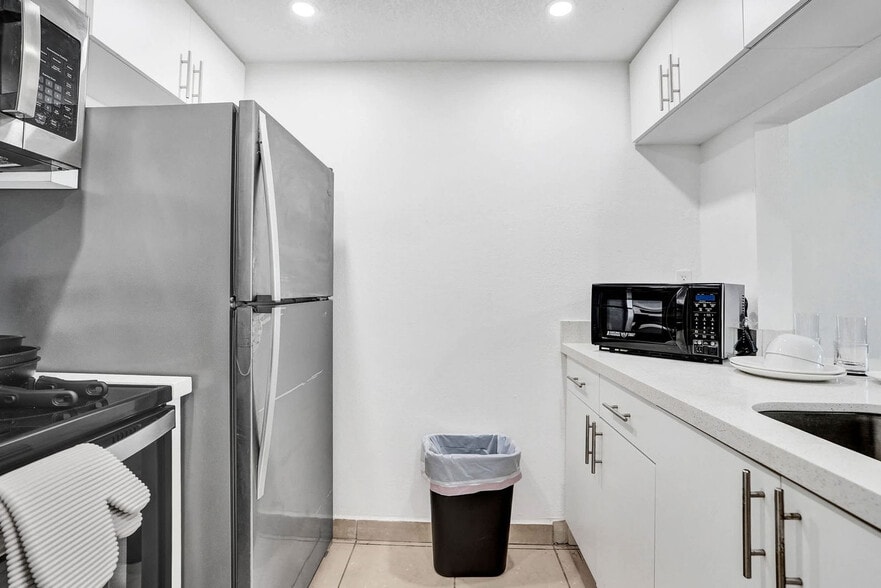 Building Photo - 777 NW 155th Ln