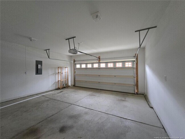 Building Photo - 2278 Lakewell Cir
