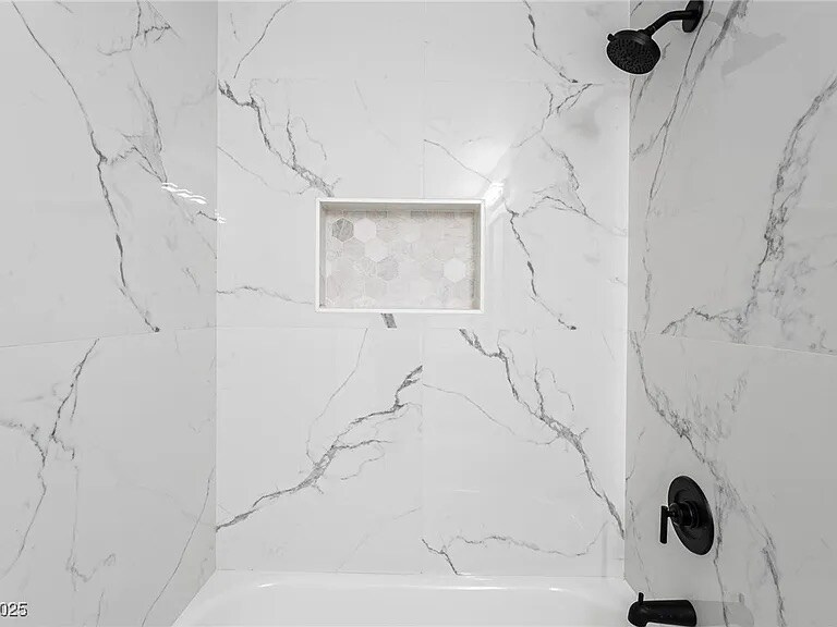 Building Photo - 2221 Ellis St