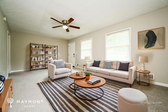 Building Photo - 2472 Hartford Dr