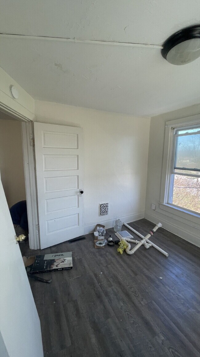 Building Photo - Discover Potential: Prime Location for Your Next Venture at 410-412 Parker Avenue, Scottdale!