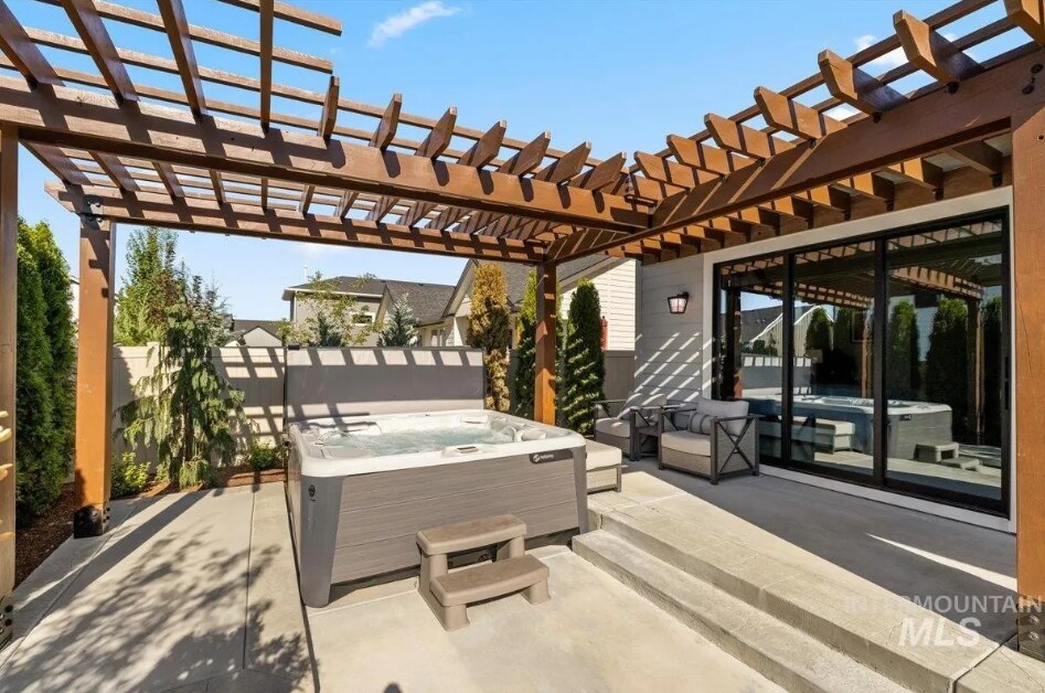 Building Photo - 9901 W Aviara St