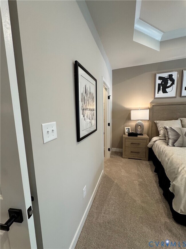 Building Photo - 8029 Lake Laurel Ln