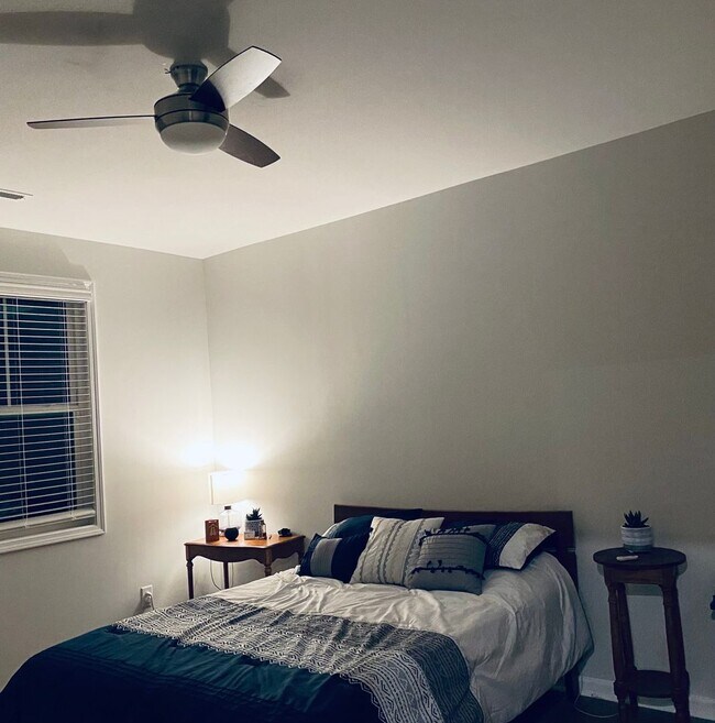 Building Photo - 3 Bedroom Single Family Home in Whitsett