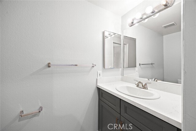 Building Photo - 319 California St