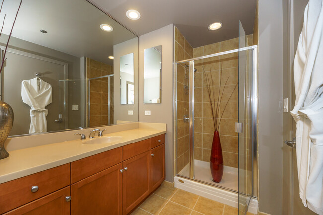 Building Photo - 130 N Garland Ct