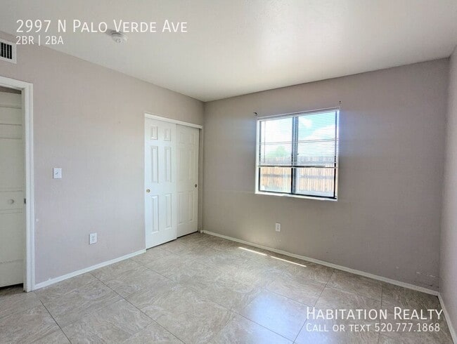 Building Photo - 2997 N Palo Verde Ave