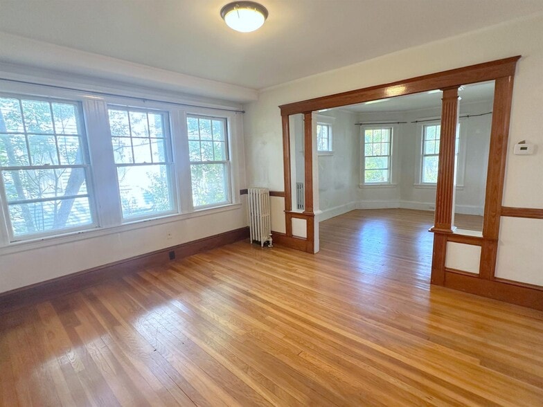 Building Photo - 42 Madison St