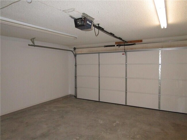 Building Photo - 4480 Loma Diamante Dr