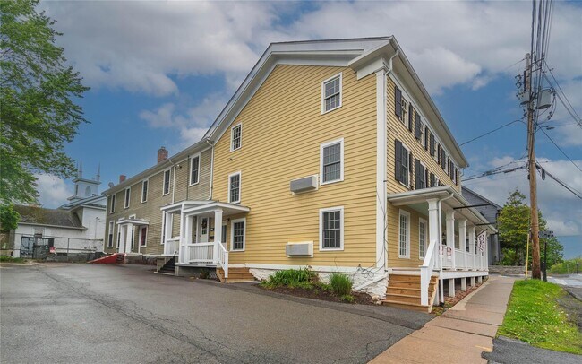 Building Photo - 141 Ward St