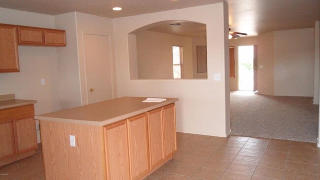 Building Photo - 16377 W Cottonwood St