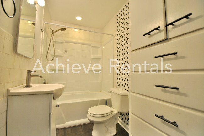 Building Photo - Covered Patio, Garage & Yard – Your Next Logan Home Awaits