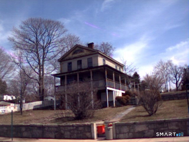 Building Photo - 380 Thames St