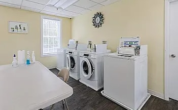 Building Photo - 148 Bernon St