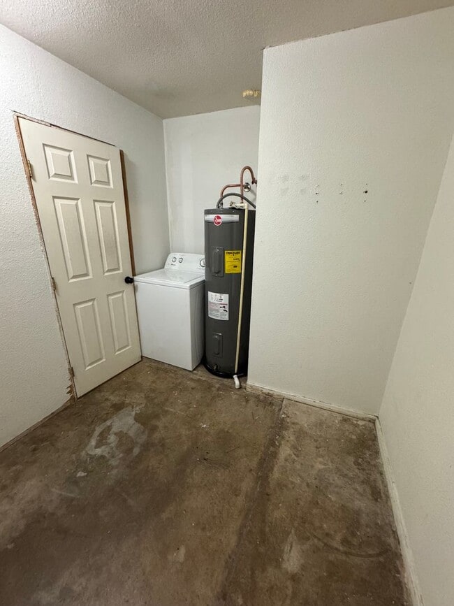 Building Photo - 3/1.5 Brick Home in West Lampasas