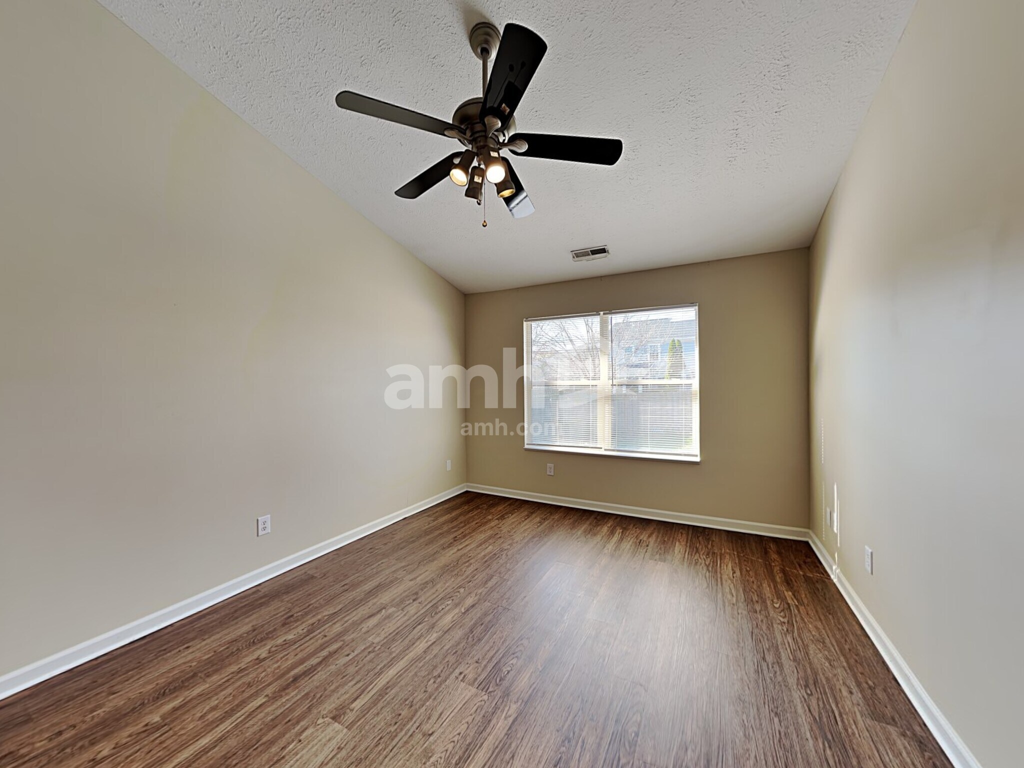 Building Photo - 13850 Bruddy Dr