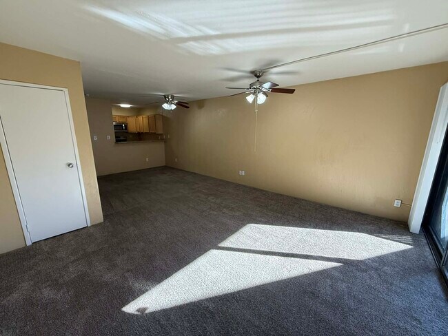 Building Photo - 931 N Euclid Ave