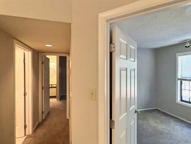 Building Photo - 3803 Chimney Ridge Pl