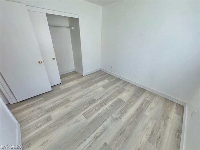 Building Photo - 9511 W Spring Blush Ave
