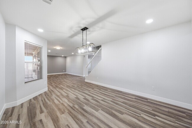 Building Photo - 10617 W Daley Ln