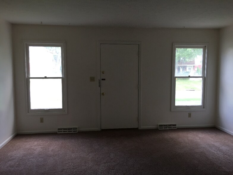 Building Photo - 58 N Pershing Ave