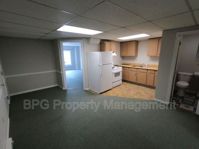 Building Photo - 95 N Main St