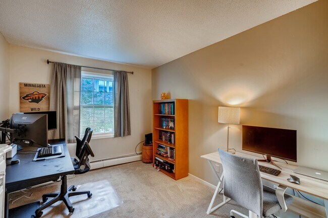 Building Photo - 816 Old Settlers Trl