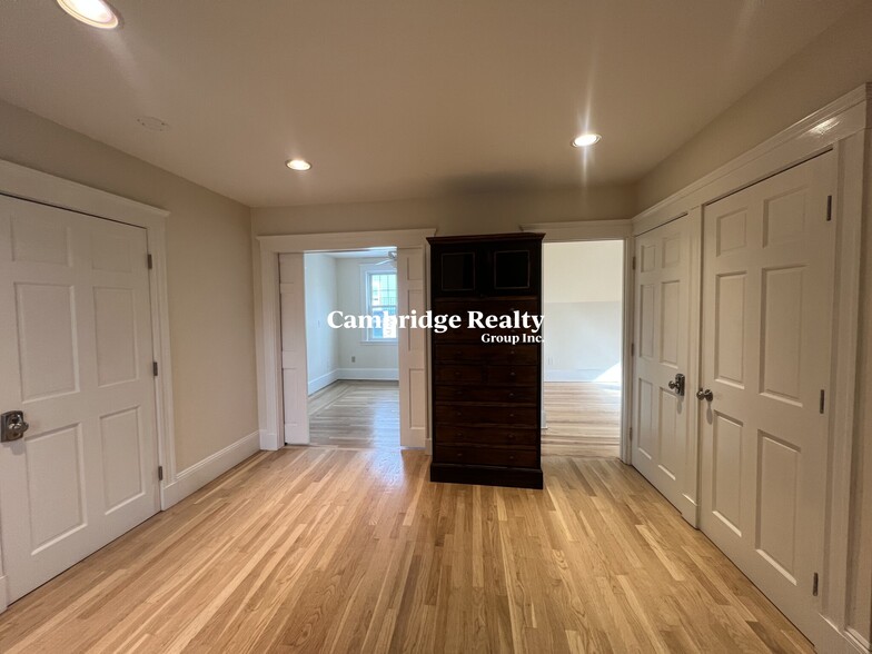 Building Photo - 52 White St