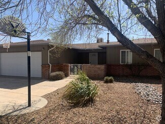 Building Photo - NE Heights 3 bedroom