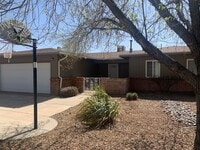 Building Photo - NE Heights 3 bedroom