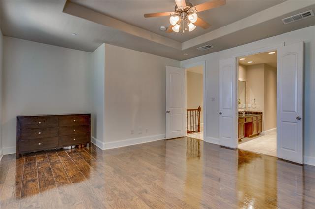 Building Photo - 634 Arbol