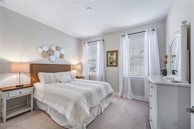 Building Photo - 28044 Sanibel Sands St