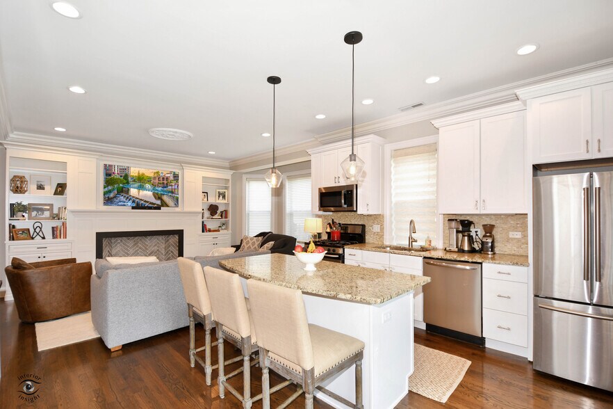 Building Photo - 211 W Saint Paul Ave