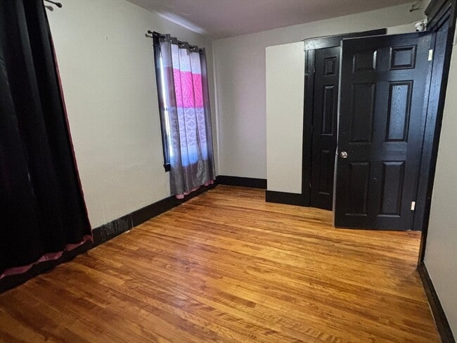 Building Photo - 26 Catharine St