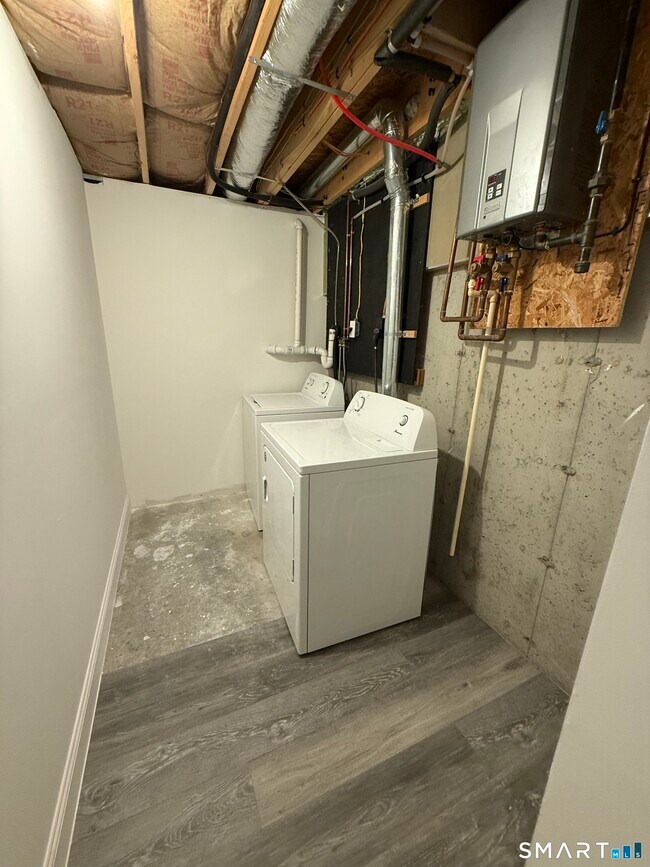 Building Photo - 783 Naugatuck Ave