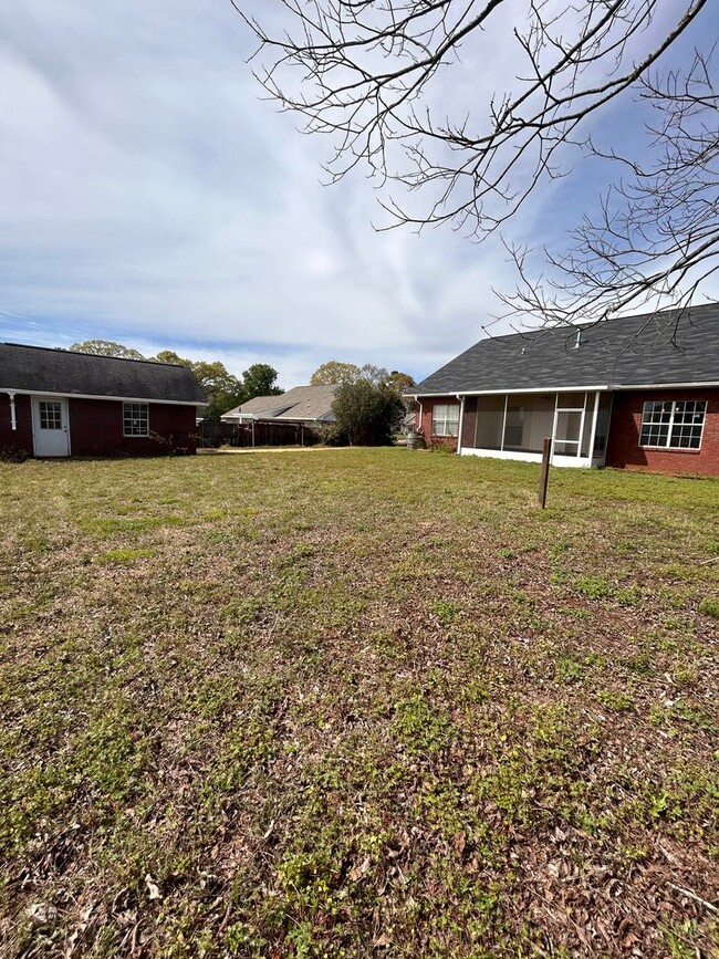 Building Photo - Fountain Crest Subdivision!