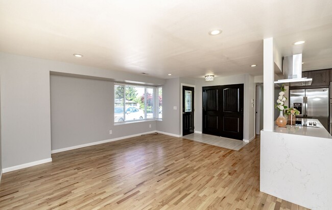 Building Photo - 5914 N 32nd St