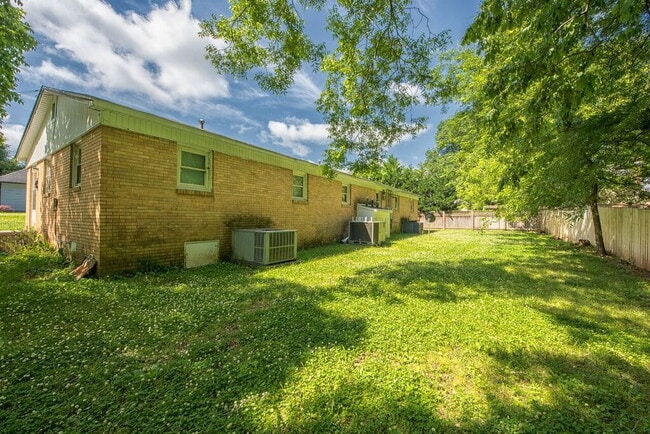 Building Photo - "Charming 2-Bed Condo Retreat in Lincolnton – Cozy 975 Sq. Ft. Haven!"