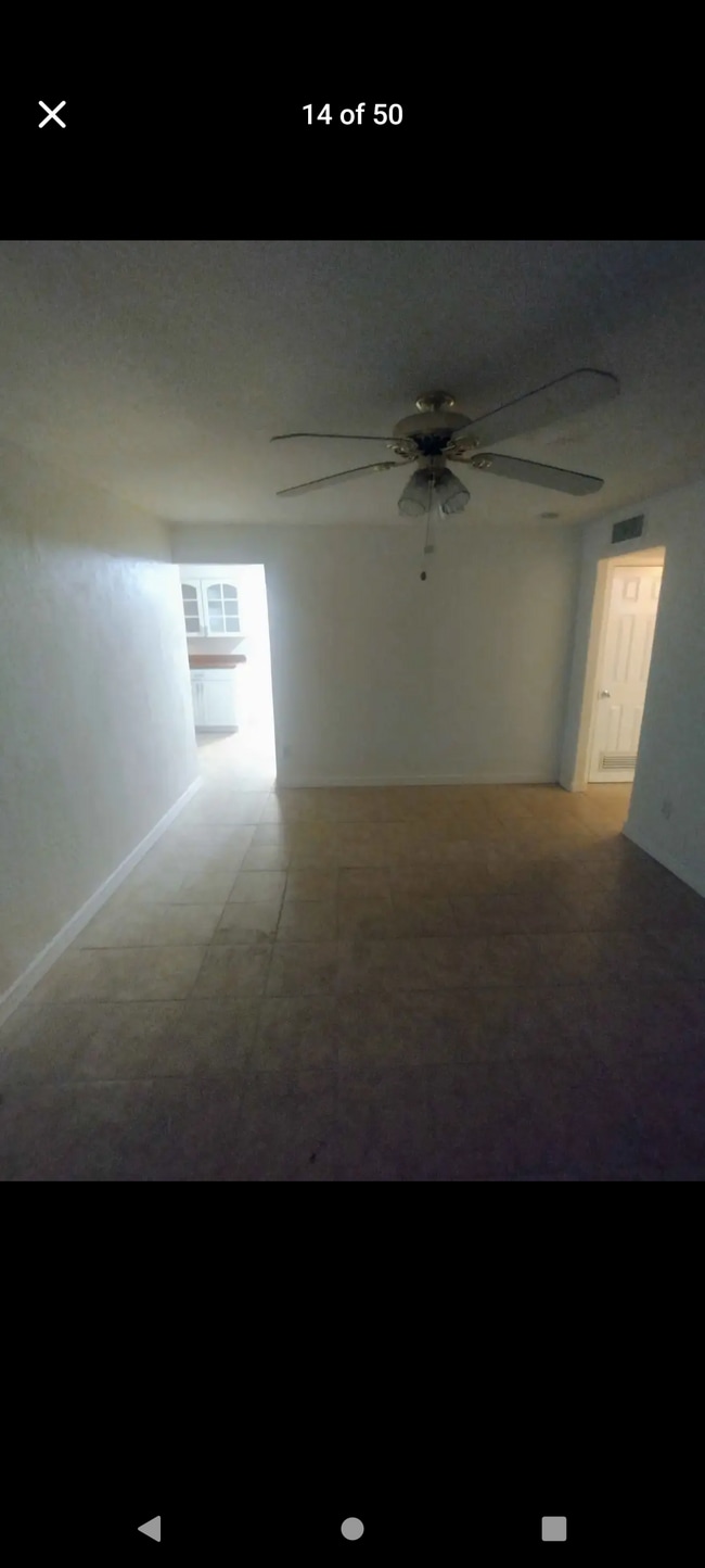 Building Photo - 635 N Nova Rd