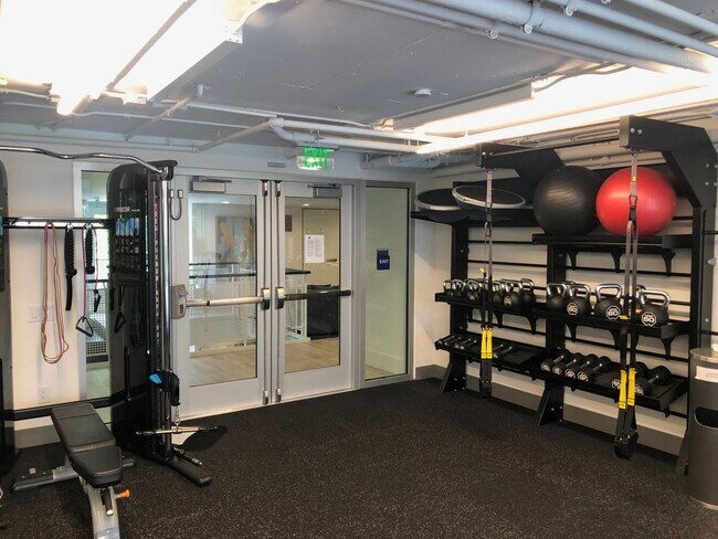 Building Photo - South Beach Contemporary Top Floor New Yor...