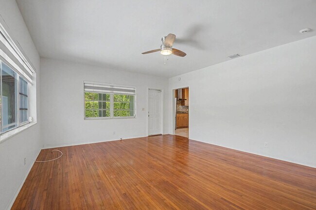 Building Photo - 7601 SW 59th Ct