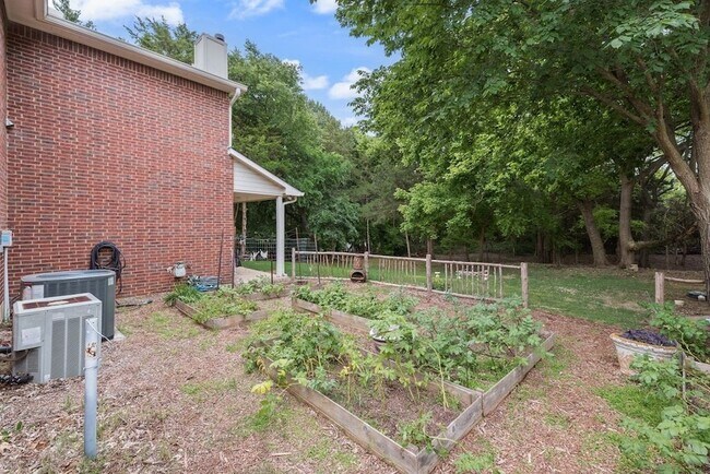 Building Photo - 7030 Pecan Creek Cir