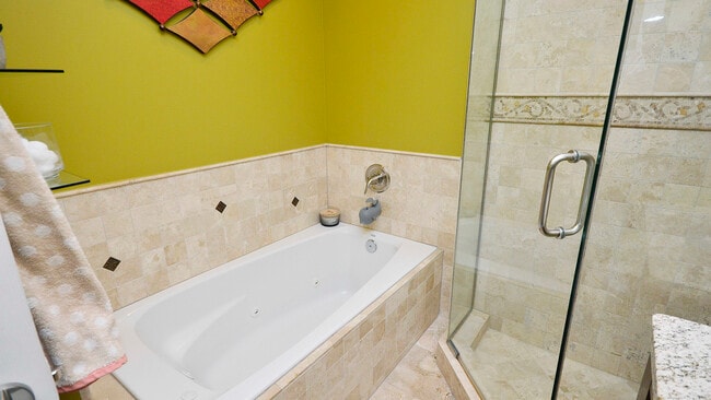 Building Photo - 407 Mors Ave