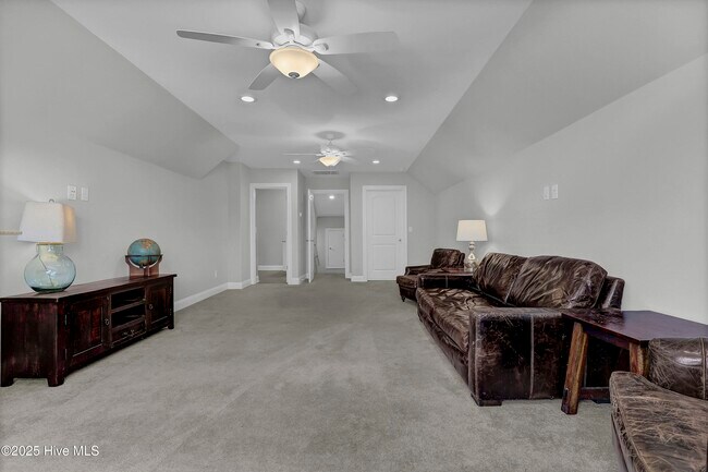 Building Photo - 469 Scrub Oaks Dr