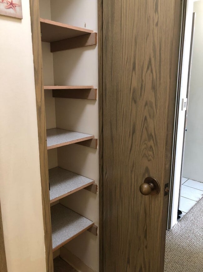 Building Photo - Century West 2 bedroom 2 bathroom 1 covere...