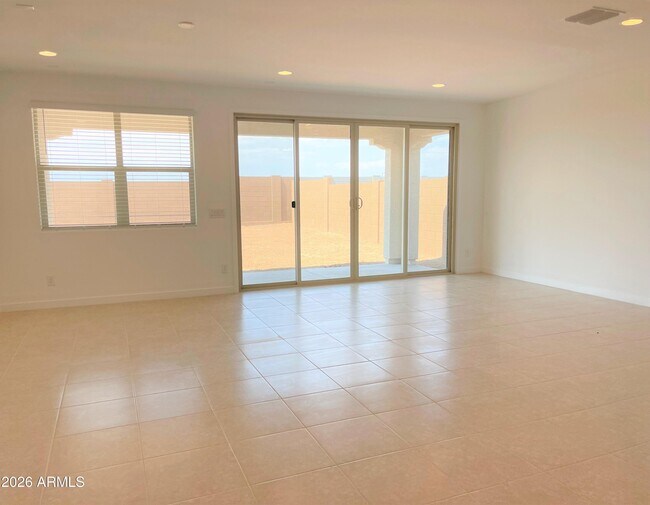 Building Photo - 9426 W Devonshire Ave