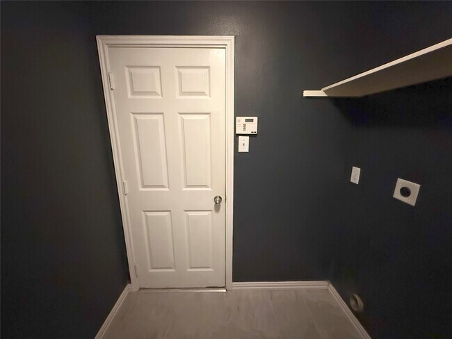 Building Photo - 2414 Alcove Foster Ct